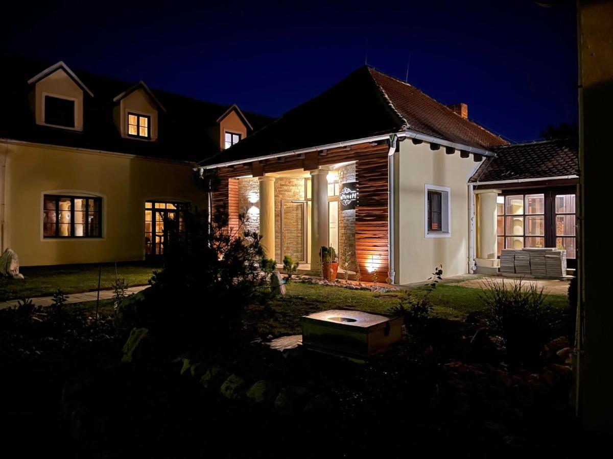 Hotel Veveri Veverska Bityska Ngoại thất bức ảnh